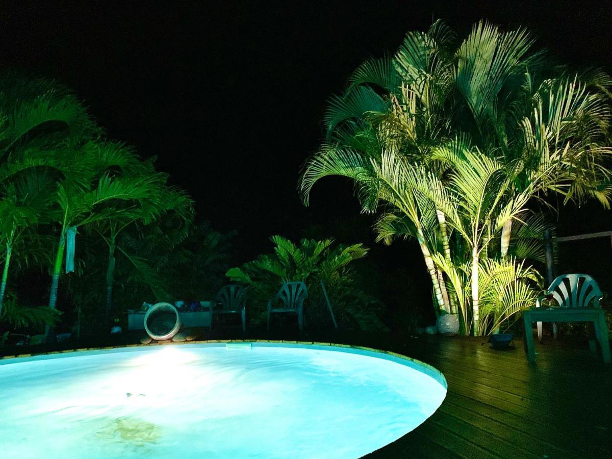 Lodge Pamplemousse Avec Piscine Privative , Dans Parc Calme A 500 M Plage Le Carbet Exterior foto